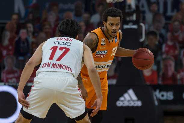 更展现了海 更展现了海