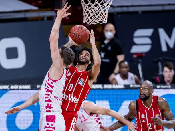 一记扑救 一记扑救